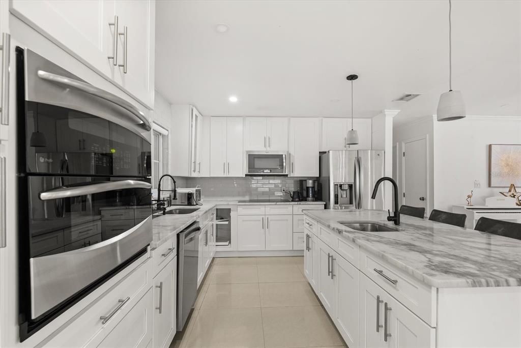 Image 7 of property listing at 8607 SANDBERRY BOULEVARD, Orlando, FL 32819