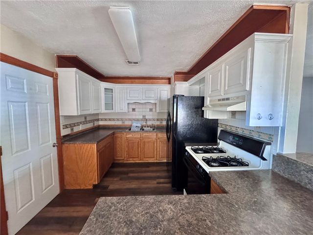1218 Whitaker Dr, Corpus Christi, TX 78412