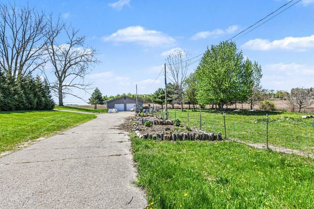 52290 Townhall Road, Dowagiac, MI 49047