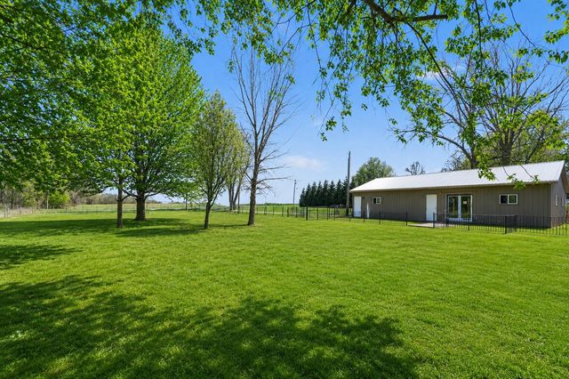 52290 Townhall Road, Dowagiac, MI 49047