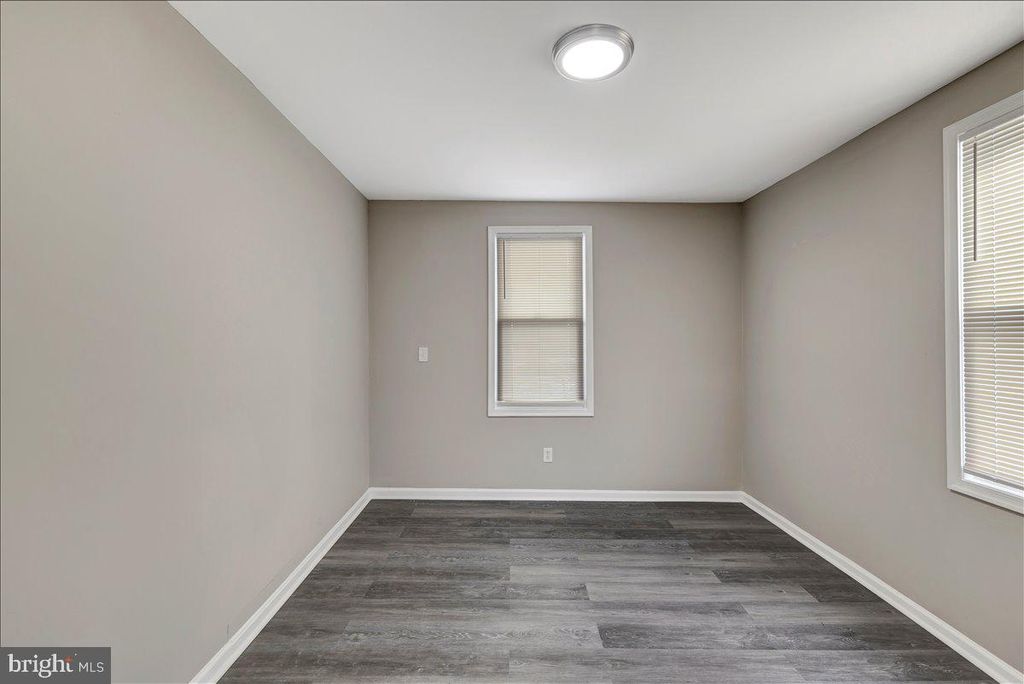 Image 12 of property listing at 5728 GOVANE AVE, Baltimore, MD 21212