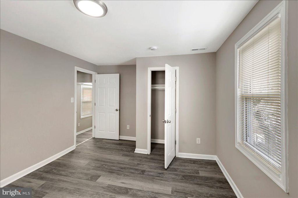 Image 14 of property listing at 5728 GOVANE AVE, Baltimore, MD 21212