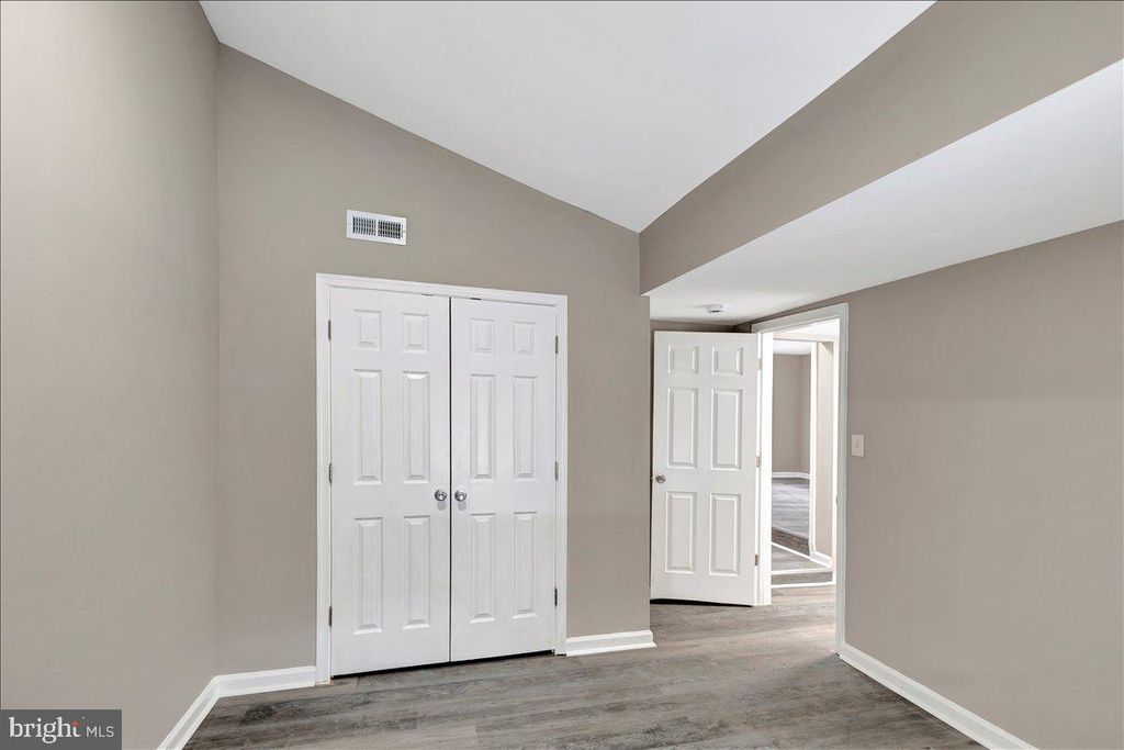 Image 15 of property listing at 5728 GOVANE AVE, Baltimore, MD 21212