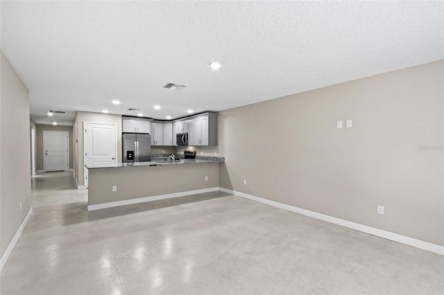 921 E CLIFFORD AVENUE, Eustis, FL 32726