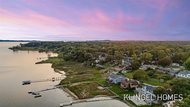 777 Ruddiman Drive, Muskegon, MI 49445