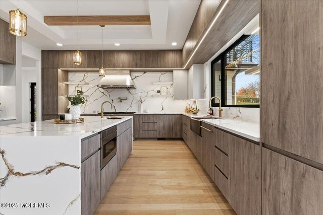 60 Baker Road, Livingston, NJ 07039