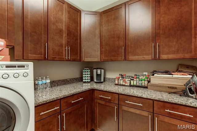 6350 Clayton Road 402, Richmond Heights, MO 63117