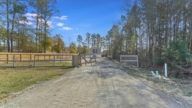 65 County Road 5002, Cleveland, TX 77327