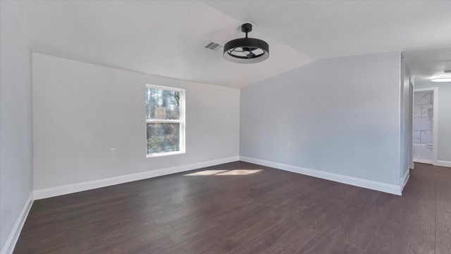 65 County Road 5002, Cleveland, TX 77327