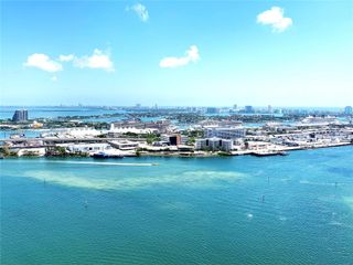 335 S Biscayne Blvd 4006, Miami, FL 33131