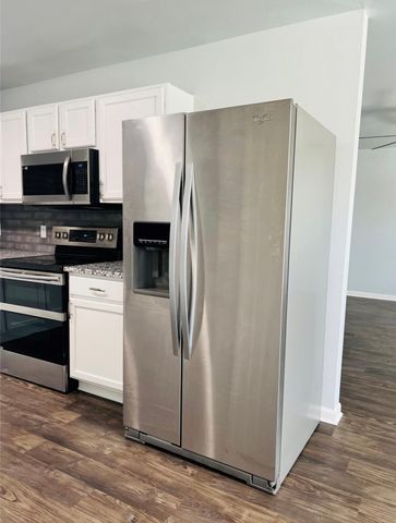 1851 Homeland Street, Dallas, TX 75212