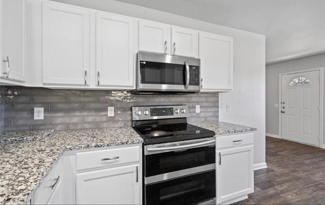 1851 Homeland Street, Dallas, TX 75212