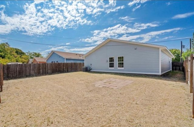 1851 Homeland Street, Dallas, TX 75212