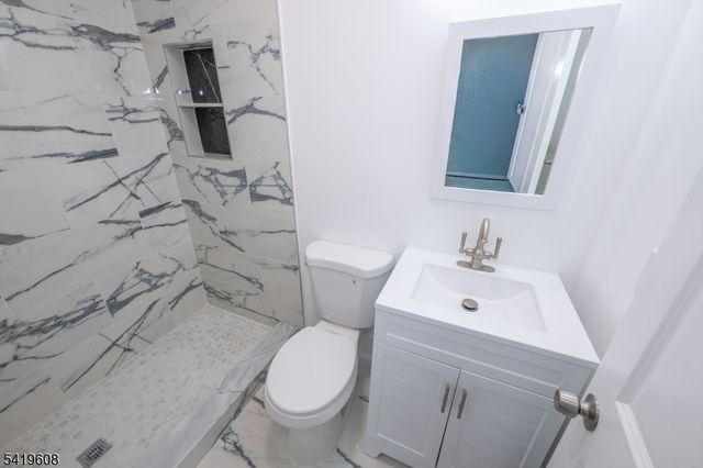 723 E 26TH ST, Paterson City, NJ 07504