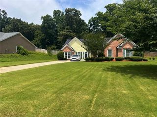 5603 Newberry Point Drive, Flowery Branch, GA 30542