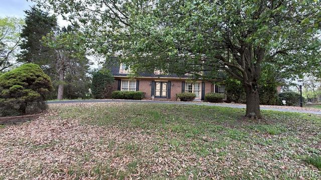 621 Claymont Estates Drive, Chesterfield, MO 63017
