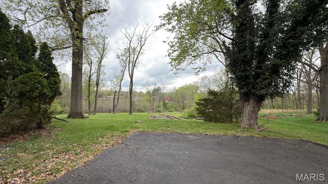 621 Claymont Estates Drive, Chesterfield, MO 63017