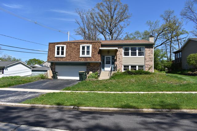7901 Iroquois Court, Woodridge, IL 60517