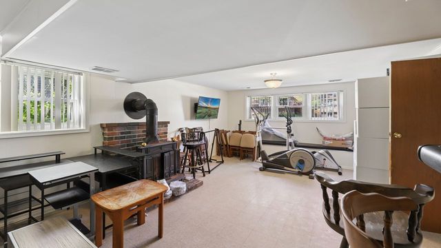 7901 Iroquois Court, Woodridge, IL 60517