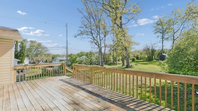 7901 Iroquois Court, Woodridge, IL 60517