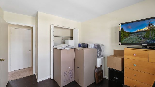 7901 Iroquois Court, Woodridge, IL 60517