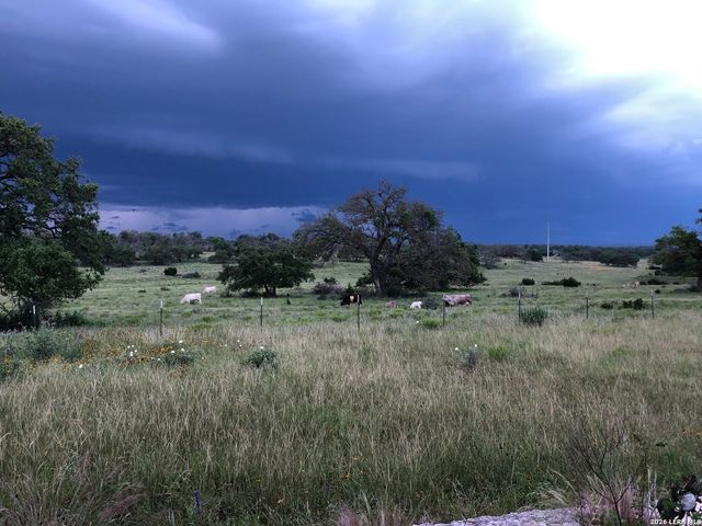 2154 AVIATION LOOP, Fredericksburg, TX 78624