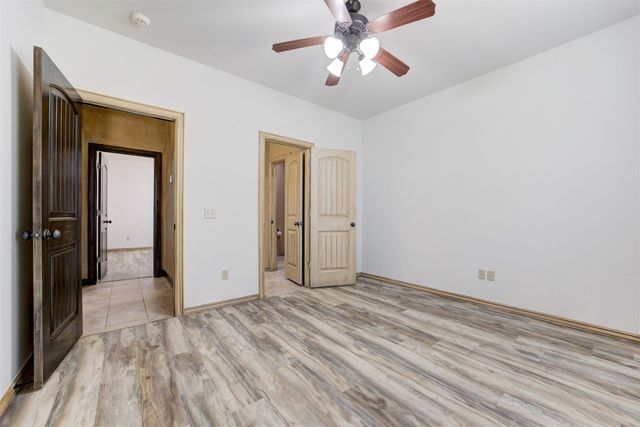 917 WB Meyer Parkway, Edmond, OK 73025