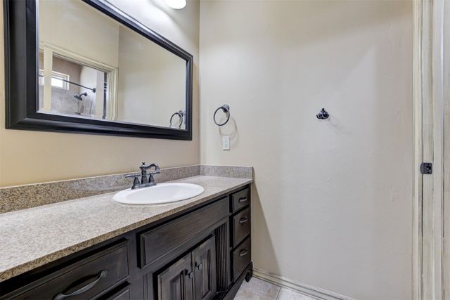 917 WB Meyer Parkway, Edmond, OK 73025