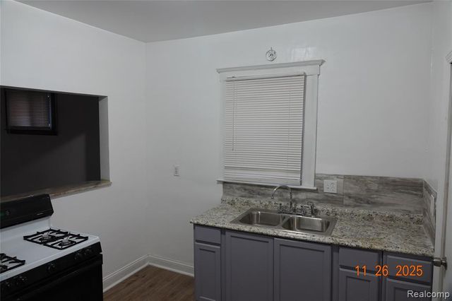 112 Richton Street, Highland Park, MI 48203