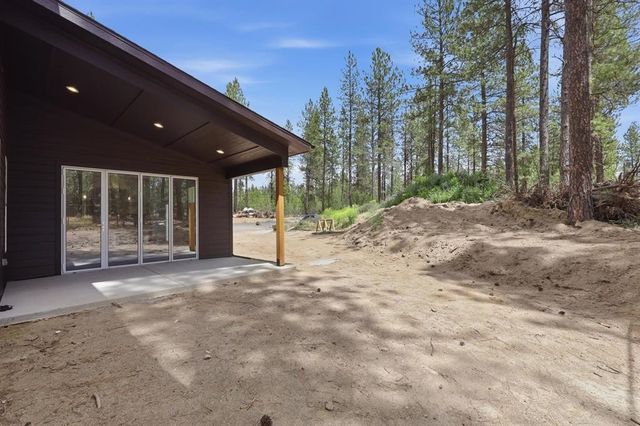 3723 E Nyberg Ln, Mead, WA 99021