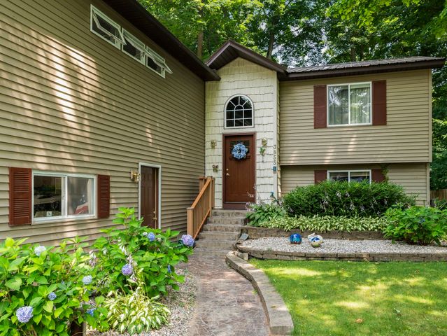 3855 White Birch Drive, Grawn, MI 49637