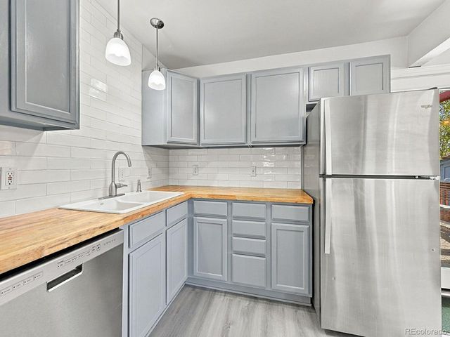 9416 Highland Pl, Arvada, CO 80002