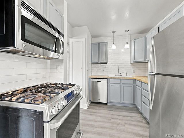 9416 Highland Pl, Arvada, CO 80002