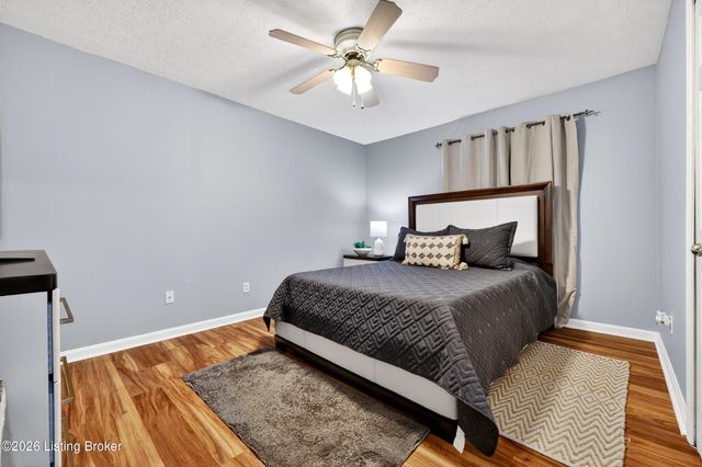 8619 Michael Ray Dr, Louisville, KY 40219