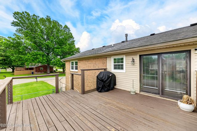 8619 Michael Ray Dr, Louisville, KY 40219