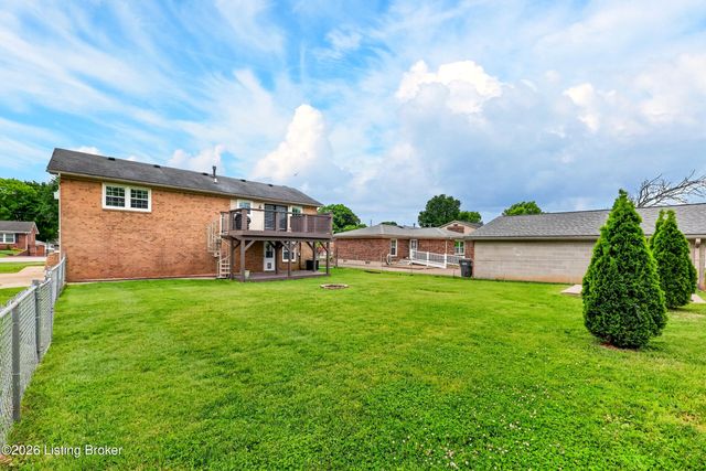 8619 Michael Ray Dr, Louisville, KY 40219