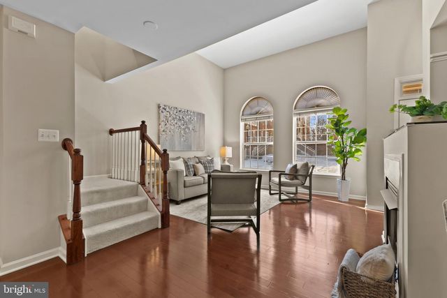 5105 DONOVAN DR, Alexandria, VA 22304