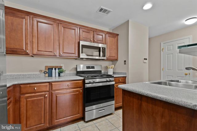 5105 DONOVAN DR, Alexandria, VA 22304