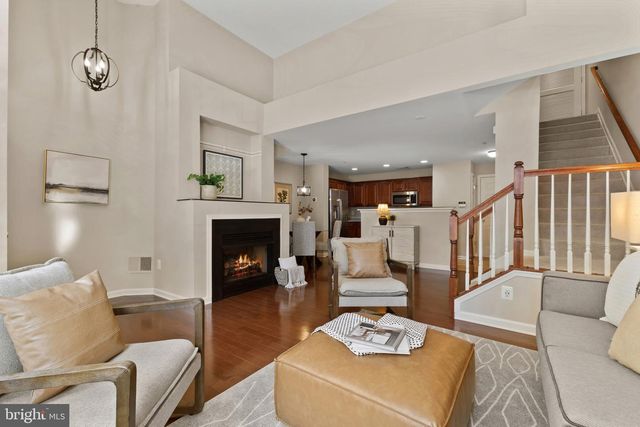 5105 DONOVAN DR, Alexandria, VA 22304