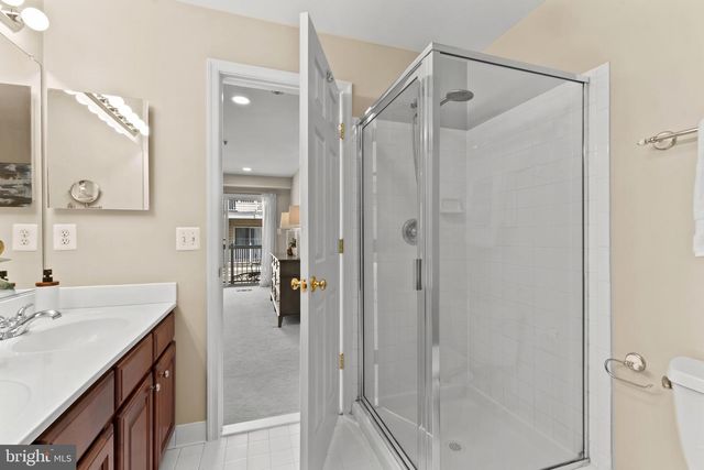 5105 DONOVAN DR, Alexandria, VA 22304