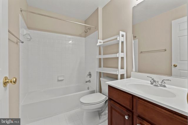 5105 DONOVAN DR, Alexandria, VA 22304