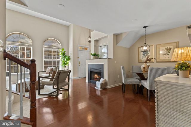 5105 DONOVAN DR, Alexandria, VA 22304