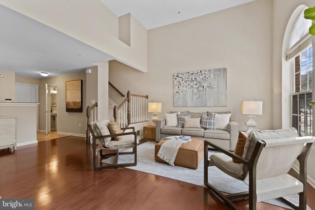 5105 DONOVAN DR, Alexandria, VA 22304