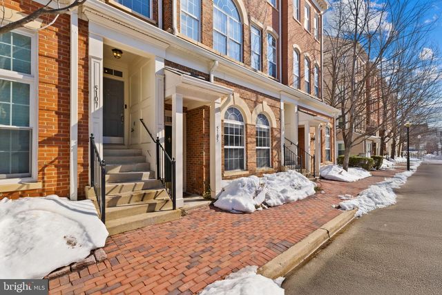 5105 DONOVAN DR, Alexandria, VA 22304