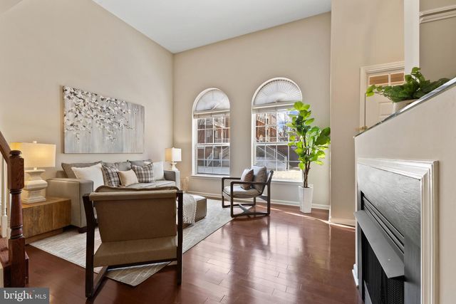 5105 DONOVAN DR, Alexandria, VA 22304