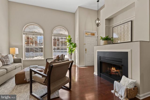 5105 DONOVAN DR, Alexandria, VA 22304