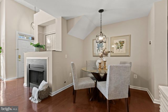 5105 DONOVAN DR, Alexandria, VA 22304