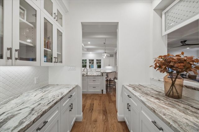 3847 Aberdeen Way, Houston, TX 77025