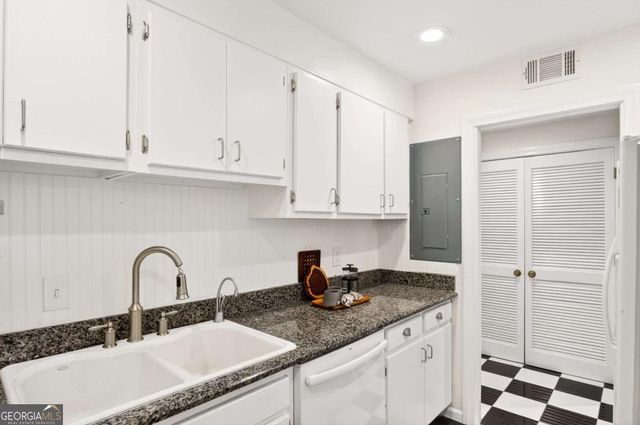 15 Prescott Walk NE, Atlanta, GA 30307