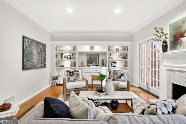 15 Prescott Walk NE, Atlanta, GA 30307